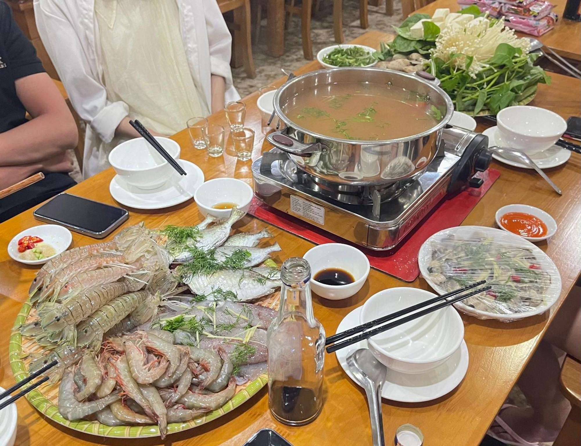 Phuong Dong Hotel Dong Khe Sau Extérieur photo
