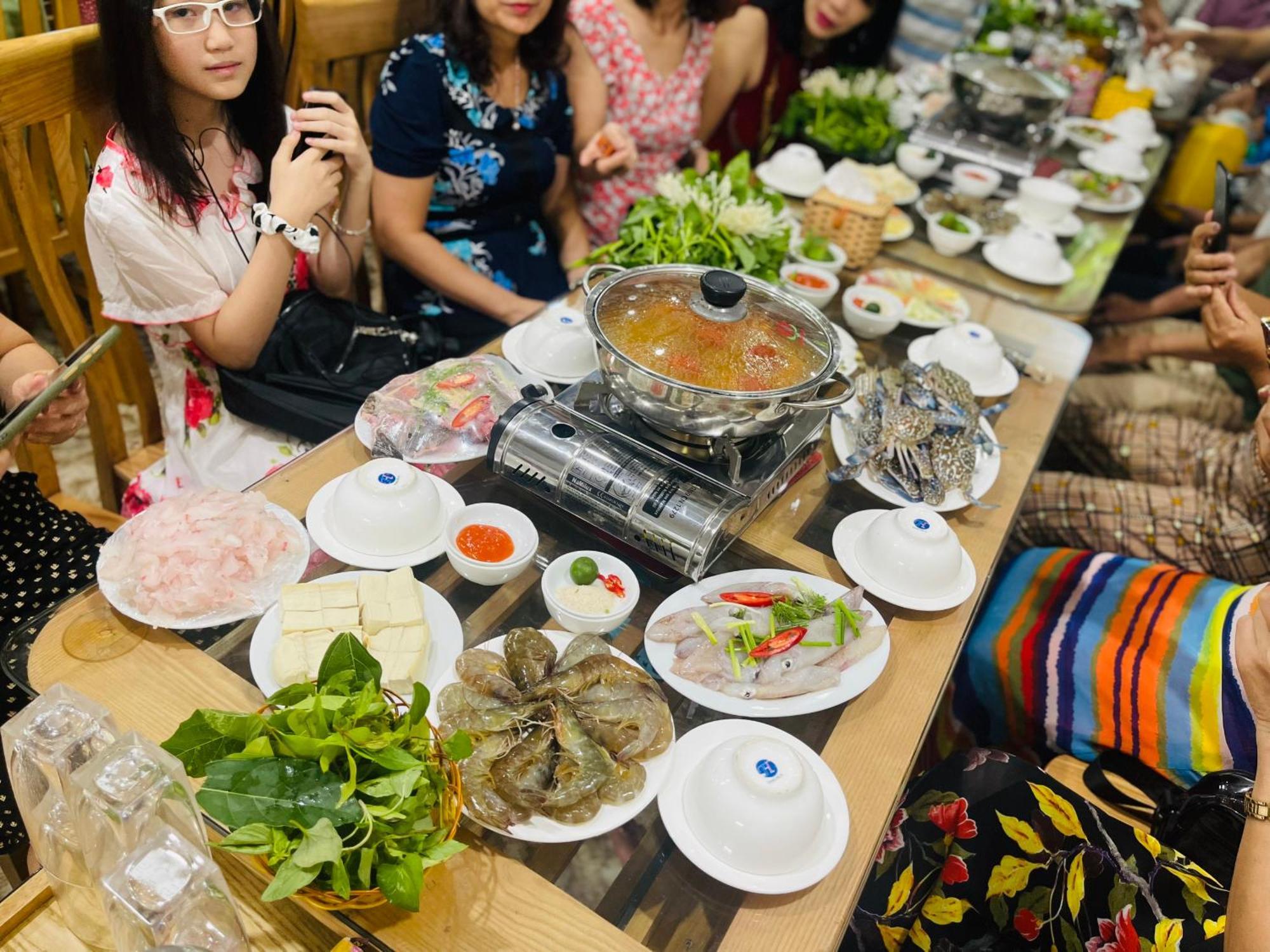 Phuong Dong Hotel Dong Khe Sau Extérieur photo